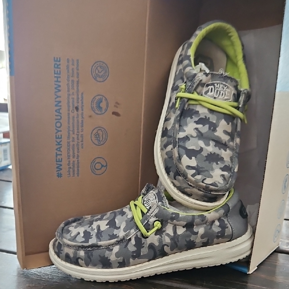 Hey Dude Kids - Camouflage Dino Gray and Lime